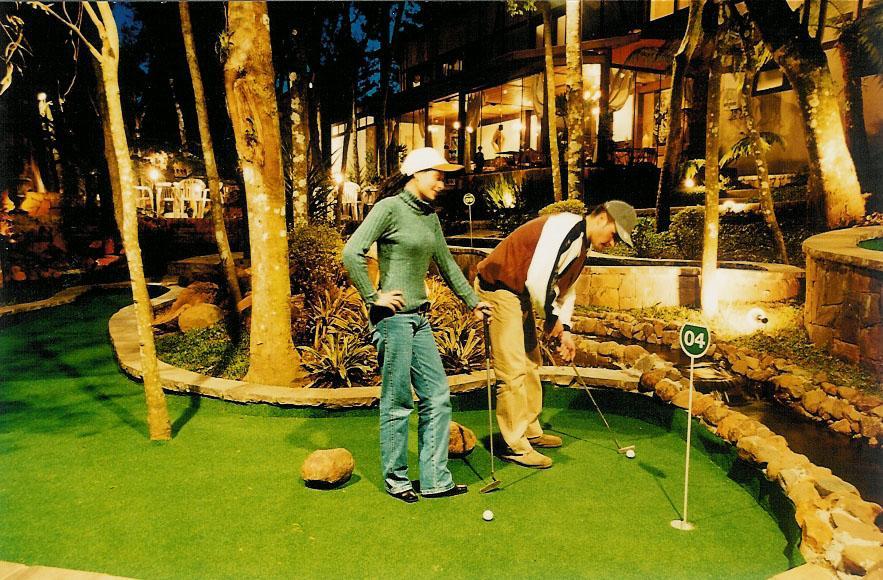 Bavaria Sport Hotel Γκραμάντο Εξωτερικό φωτογραφία Golfers at the 1984 Olympic Games